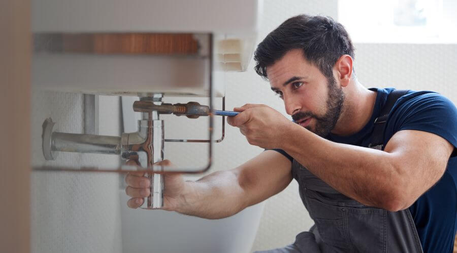 Sink pipe leak repair in Quitman, AR
